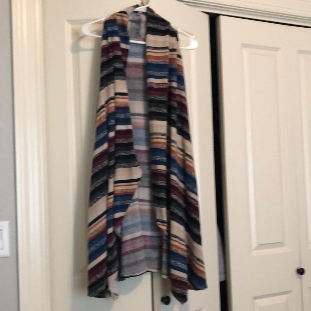 Long sleeveless cardigan sweater